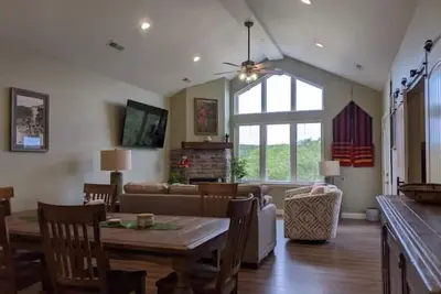 Image de New luxury Philippine themed condo near the Branson strip & Thousand Hills Golf