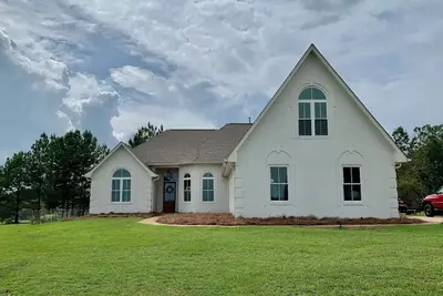 Image de Remodeled cozy home with a beautiful view!