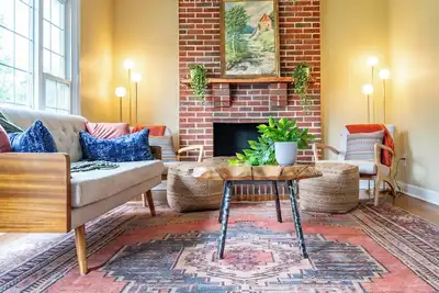 Image de Mid-Century Home less than a mile from the Casino and Historic Downtown State St