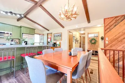 Image de 3/3 Bls Cabin with Hot Tub and Ev Charger