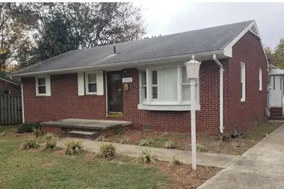 Image de Relaxing 3 bd/2bth House near to Elon, Chapel Hill and Greensboro. Summer pool