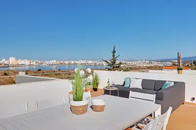 Casa Ferraguido by Portucasa