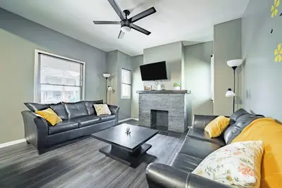 Image de Little Italy Gem: Close to Cwru, Cleveland Clinic & Top Restaurants w/ King Bed