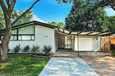 Image de Modern Homely Family & Pet Friendly Oasis - Patio Dining