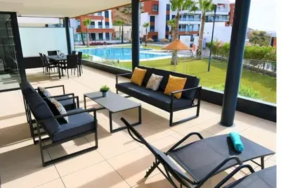 Image de Casa Kerr - Luxury Apt - Sleeps 8 - Los Boliches