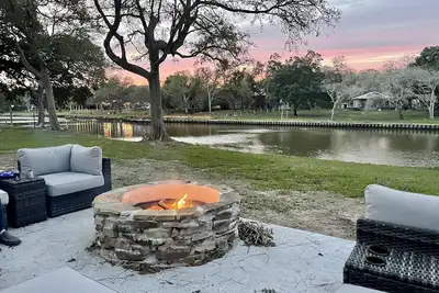 Image de Come and relax by the creek for your vacation!