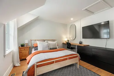 Image de Grande maison luxueuse au pieds de bromont.