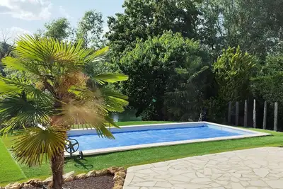 Image de Villa sur bord de Seine avec piscine extérieure a 30kms de Paris