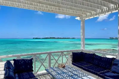 Image de Charming ocean-front beach villa w/ private pool/hot tub plus Spectacular View!