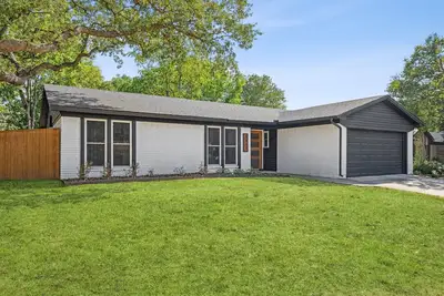 Image de Stylish Renovated 4bd in Bedford + Grill!