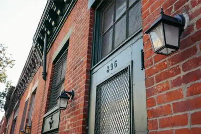 carriage house apartment