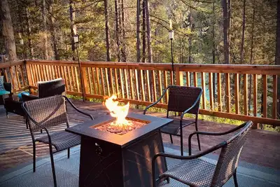 Image de Secluded riverfront Rv 7 Miles from Glacier National Park!