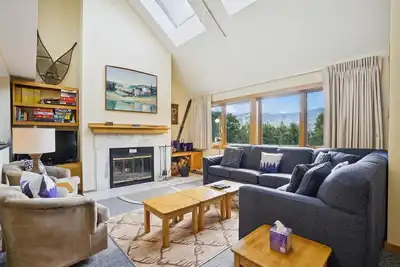 Image de Enjoy this spectacular 3 bedroom 3 bathroom Condo sleeping 8 Highridge B20