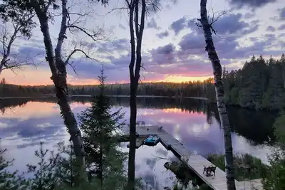 Image de Starry Lake Dark Sky Oasis- Glorious Forest Retreat w/ Private Lake and Trails