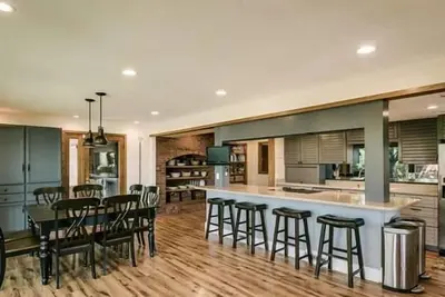 Image de Lakefront Stunner 15 minutes from Boulder