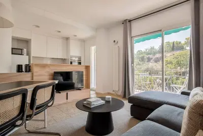 Image de Sunny Poble Sec 3br w/ Balcony & Mountain Views, by Blueground
