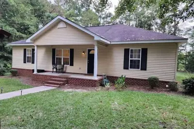 Image de Laid-back Living at The Landings. Family & Pet friendly!