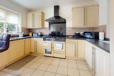 Image de Charming 5-Bed House in Grays