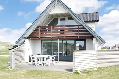 \"Eringisl\" - 50m from the sea by Interhome