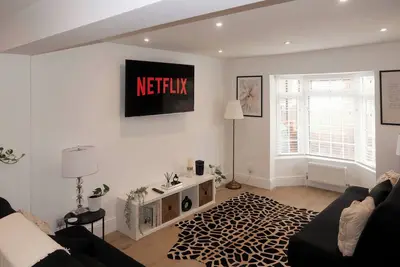 Image de House with Parking Close to City Centre