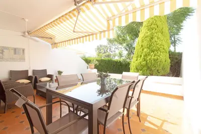 Image de Global Properties: Townhouse with pool on Canet beach