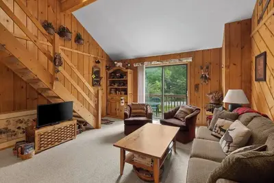 Image de The Polar Bear Lodge | Ski Home Trail & Fireplace!