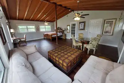 Image de Tropical Suite with Garden near Beaches & Nature in Melbourne