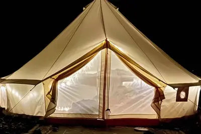 Image de Glamping Getaway with kitchenette on Flower and Alpaca farm