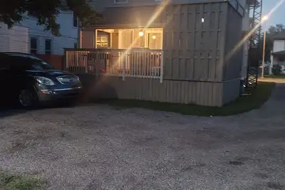 Image de Top Notch Nest-Soothing 4-bedroom, 3 bathroom house with Ac in charming Toledo