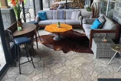 Cozy 2 bedroom getaway