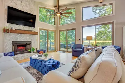 Image de Jasper Vacation Rental w/ Decks, Fire Pit & Views!