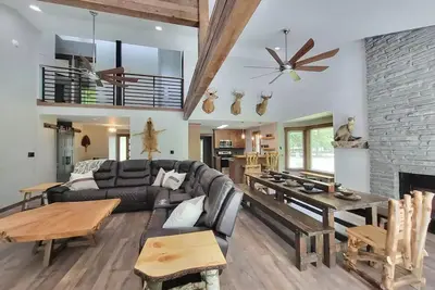 Image de Hse Nr Lk George+Saratoga Tace Trck w/HotTub+Pool