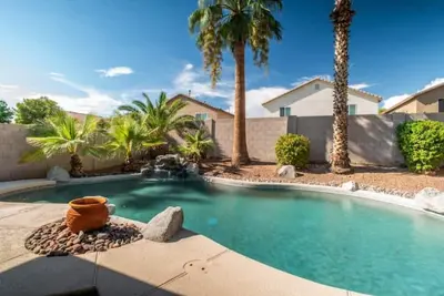 Image de Poolside Paradise Terramar Family Safe Retreat Beautiful Northwest Peoria