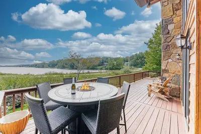 Image de Quiet Waters LakeFront Escape