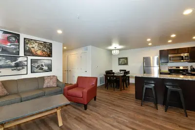 Image de 2-C The Spanish Valley Condo