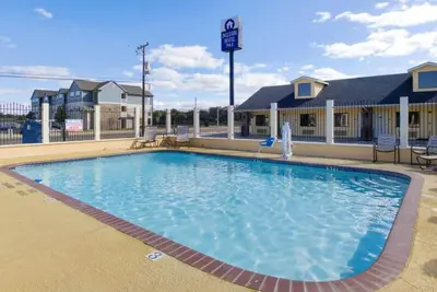 Image de Best Place to Unwind! Free Breakfast, Swimming Pool, Free Parking!