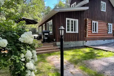 Image de Luxury log lake home in the heart of Muskoka.