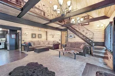 Image de 8 min walk to village, Cozy, heater, A. C, fireplace, 5 min drive to mountain high