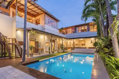Image de Stunning 7br Large Group Private Pool Yoga Gym Cinema 10min Canggu Surfing Beach