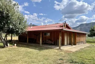 Image de Cozy Cabin with River Access optional full 50amp Rv hook-ups onsite