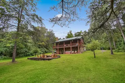 Image de Sugar Grove Log Cabin | Hot Tub + Fire Pit!