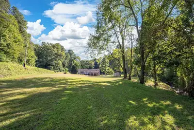 Image de New Vacation Rental-Charming Mountain Home on 2 acres-20 mins to Downtown Avl