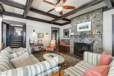 Image de The Clover House, Charming Craftsman home