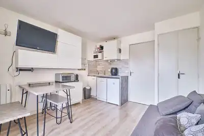 Image de Studio 'Les 2 Alpes' avec vue sur la montagne et balcon