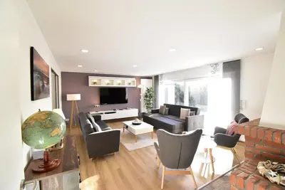 Image de Großes Freistehendes Ferienhaus für Acht Personen in Sackgassenlage in Norddeich