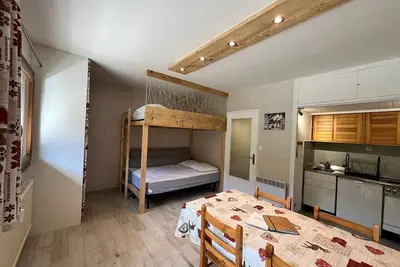 Image de Charmant Studio Cabine Rénové à Villard-de-Lans - Proche Pistes et Centre Village