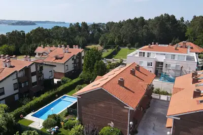 Image de Chalet Tranquilo con Terraza a 500 Metros de la Playa