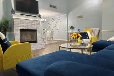 Image de King Bed_Cozy Urban Retreat-Central Memphis