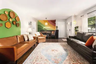 Image de Great Stay in Lee's Summit_Sleeps10_Put-Put Golf