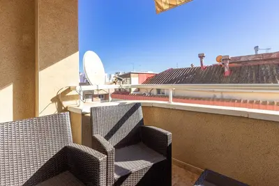 Image de Appartement confortable de 3 chambres à.